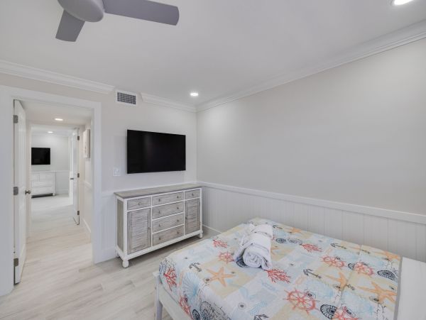 Luxury Beachfront Retreat in Sanibel - Two Bedroom Penthouse