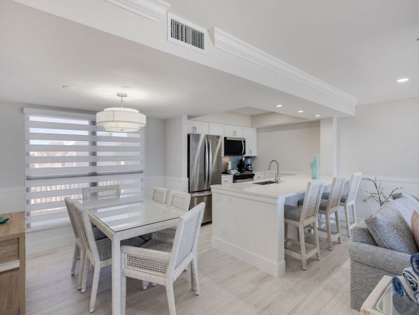 Luxury Beachfront Retreat in Sanibel - Two Bedroom Penthouse