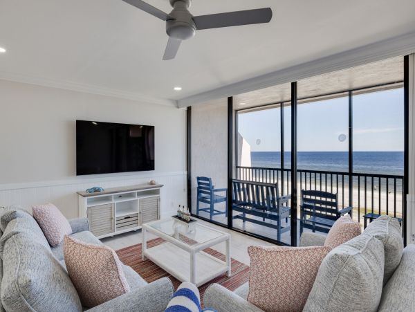 Luxury Beachfront Retreat in Sanibel - Two Bedroom Penthouse