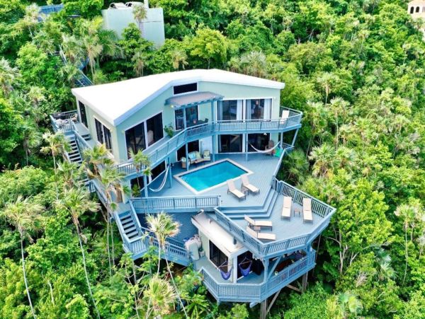 Luxurious Cliffside Villa in St. Thomas - Unforgettable Ocean Views
