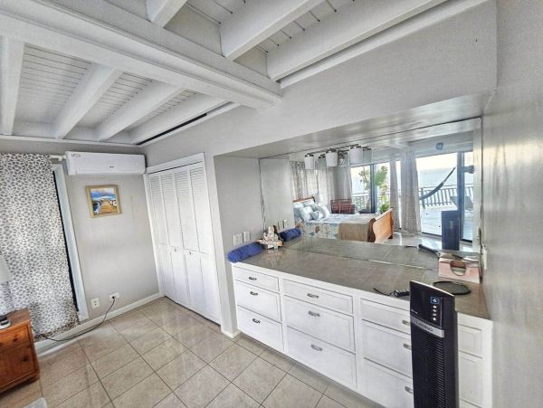 Luxurious Cliffside Villa in St. Thomas - Unforgettable Ocean Views