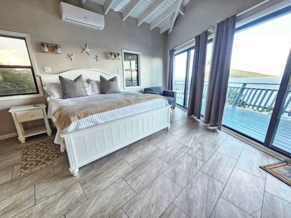 Luxurious Cliffside Villa in St. Thomas - Unforgettable Ocean Views