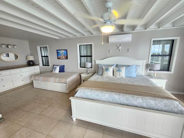 Luxurious Cliffside Villa in St. Thomas - Unforgettable Ocean Views