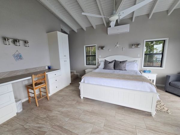 Luxurious Cliffside Villa in St. Thomas - Unforgettable Ocean Views