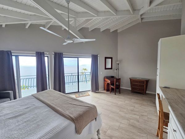Luxurious Cliffside Villa in St. Thomas - Unforgettable Ocean Views
