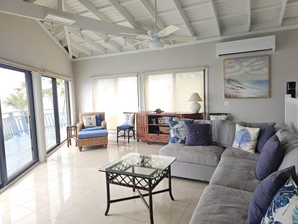 Luxurious Cliffside Villa in St. Thomas - Unforgettable Ocean Views