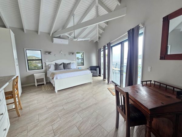 Luxurious Cliffside Villa in St. Thomas - Unforgettable Ocean Views