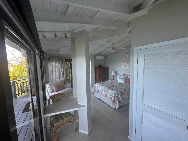 Luxurious Cliffside Villa in St. Thomas - Unforgettable Ocean Views