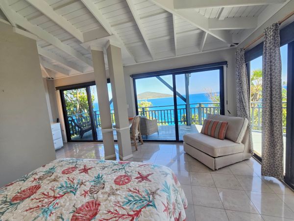 Luxurious Cliffside Villa in St. Thomas - Unforgettable Ocean Views