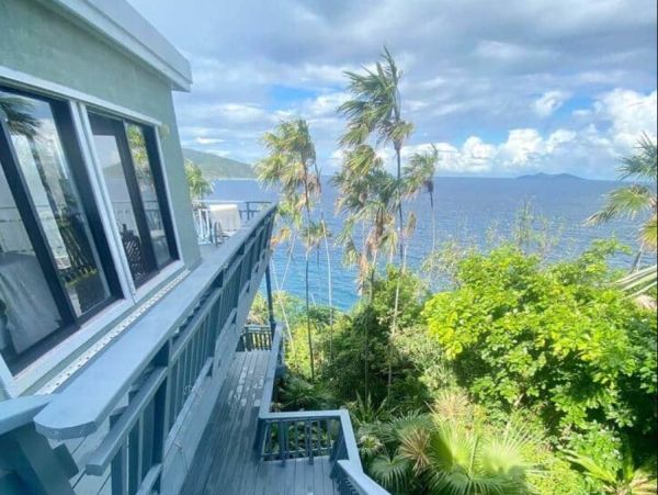 Luxurious Cliffside Villa in St. Thomas - Unforgettable Ocean Views
