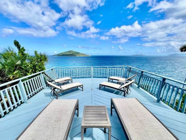 Luxurious Cliffside Villa in St. Thomas - Unforgettable Ocean Views