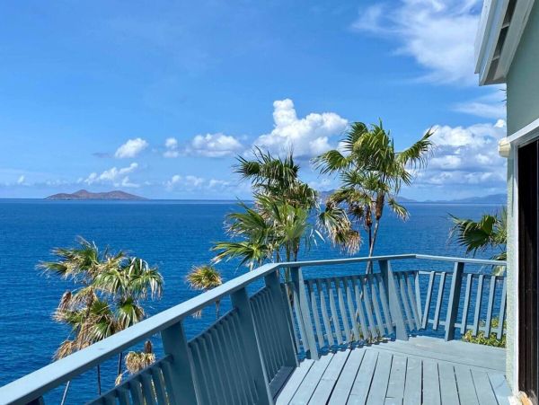 Luxurious Cliffside Villa in St. Thomas - Unforgettable Ocean Views