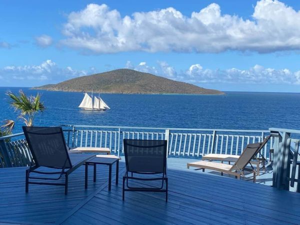 Luxurious Cliffside Villa in St. Thomas - Unforgettable Ocean Views