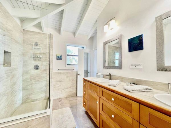 Luxurious Cliffside Villa in St. Thomas - Unforgettable Ocean Views