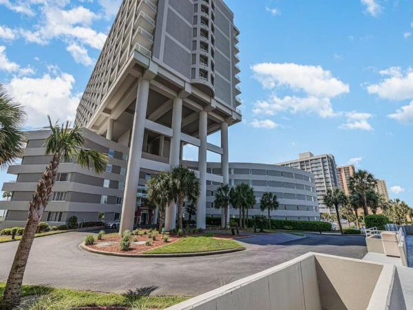 Luxury Oceanfront Condo in Myrtle Beach - Your Perfect Retreat