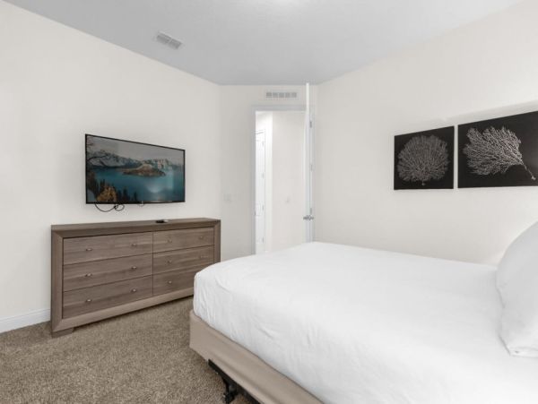 Luxurious 10-Bedroom Villa in Orlando – Perfect for Family Getaways