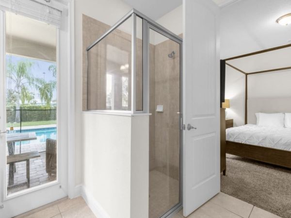 Luxurious 10-Bedroom Villa in Orlando – Perfect for Family Getaways