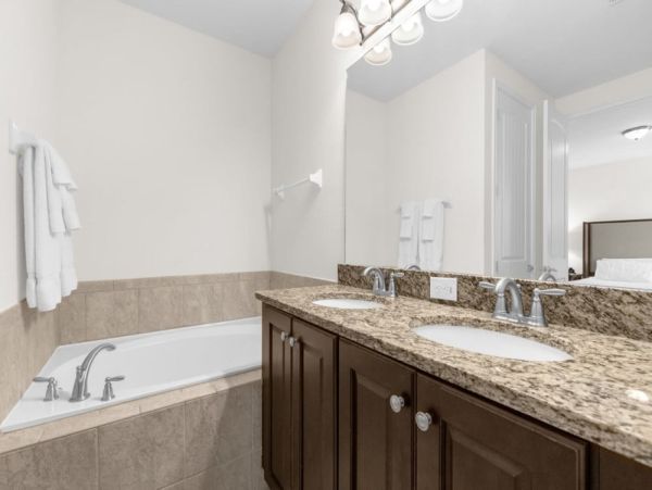 Luxurious 10-Bedroom Villa in Orlando – Perfect for Family Getaways