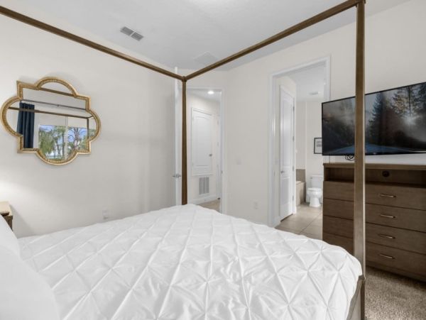 Luxurious 10-Bedroom Villa in Orlando – Perfect for Family Getaways