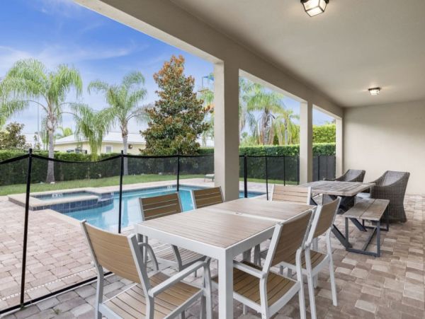 Luxurious 10-Bedroom Villa in Orlando – Perfect for Family Getaways