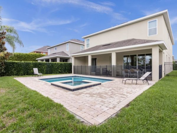 Luxurious 10-Bedroom Villa in Orlando – Perfect for Family Getaways