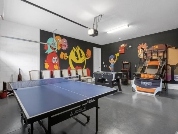 Luxurious 10-Bedroom Villa in Orlando – Perfect for Family Getaways