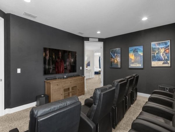 Luxurious 10-Bedroom Villa in Orlando – Perfect for Family Getaways
