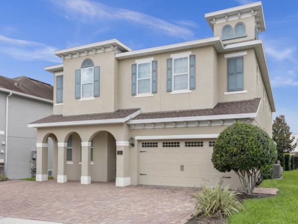 Luxurious 10-Bedroom Villa in Orlando – Perfect for Family Getaways