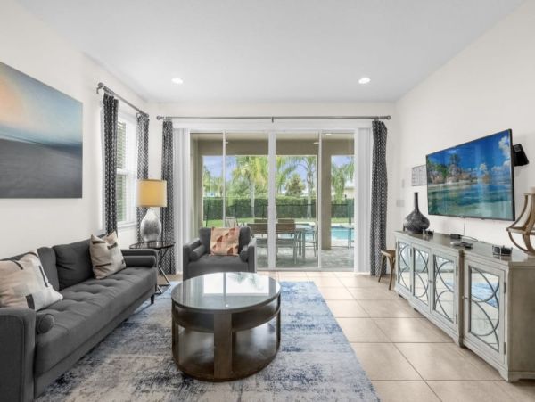 Luxurious 10-Bedroom Villa in Orlando – Perfect for Family Getaways