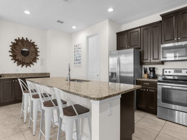 Luxurious 10-Bedroom Villa in Orlando – Perfect for Family Getaways