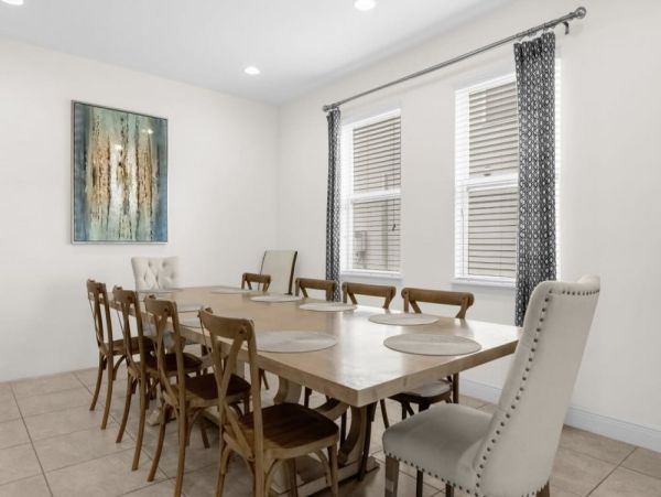 Luxurious 10-Bedroom Villa in Orlando – Perfect for Family Getaways