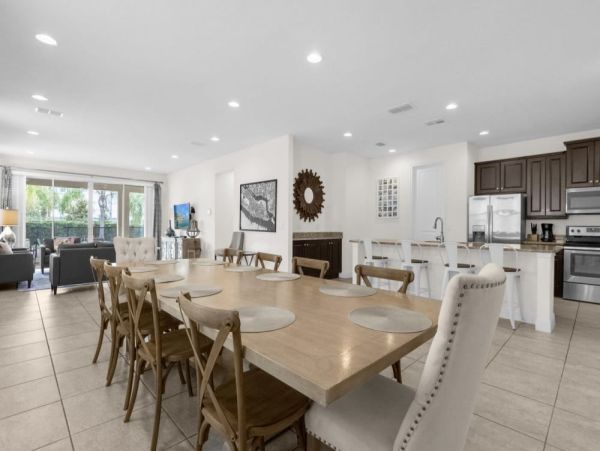 Luxurious 10-Bedroom Villa in Orlando – Perfect for Family Getaways