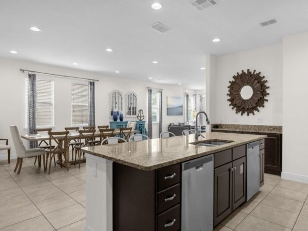 Luxurious 10-Bedroom Villa in Orlando – Perfect for Family Getaways
