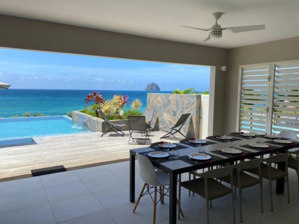Luxury Villa with Sea View 4 Bedroom