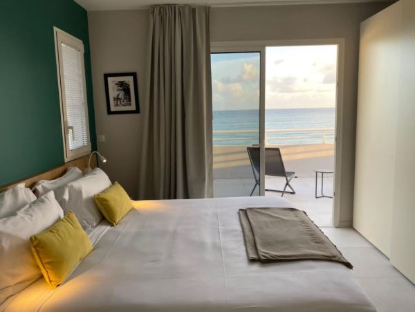 Luxury Villa with Sea View 4 Bedroom
