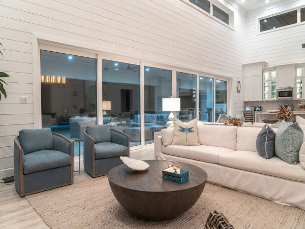 Luxury Beachfront Villa Five Bedroom on Exuma's on Beach