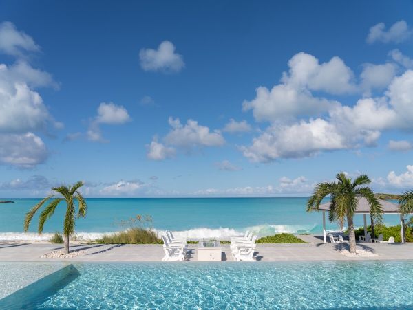 Luxury Beachfront Villa Five Bedroom on Exuma's on Beach