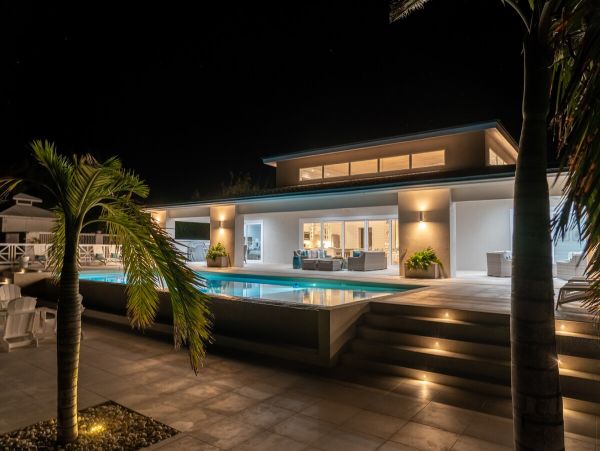 Luxury Beachfront Villa Five Bedroom on Exuma's on Beach