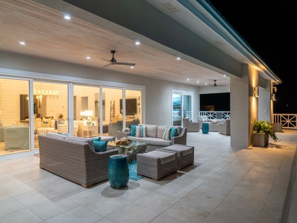 Luxury Beachfront Villa Five Bedroom on Exuma's on Beach
