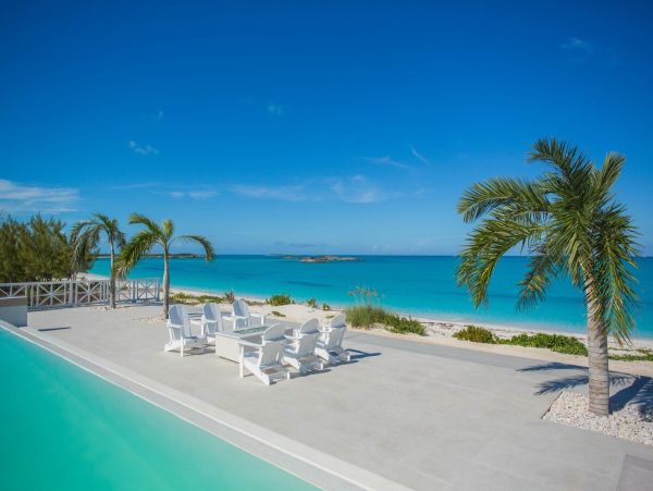 Luxury Beachfront Villa Five Bedroom on Exuma's on Beach