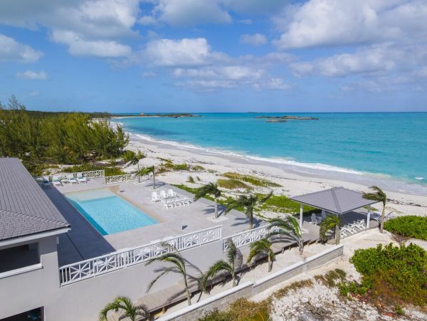 Luxury Beachfront Villa Five Bedroom on Exuma's on Beach