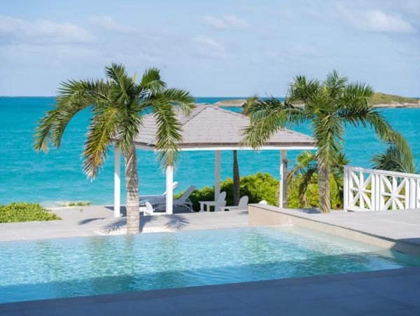 Luxury Beachfront Villa Five Bedroom on Exuma's on Beach