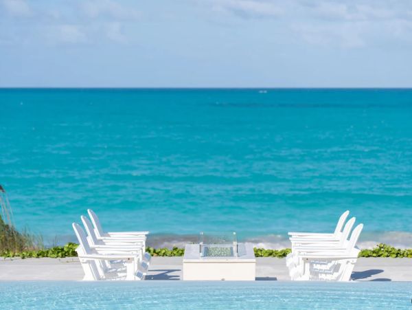 Luxury Beachfront Villa Five Bedroom on Exuma's on Beach