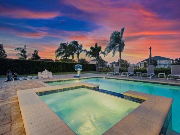 Luxury 11-Bedroom Villa in Orlando – Perfect for Large Groups