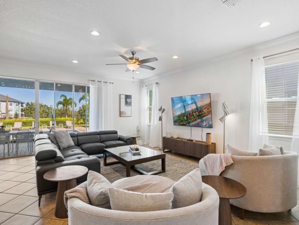 Luxury 11-Bedroom Villa in Orlando – Perfect for Large Groups