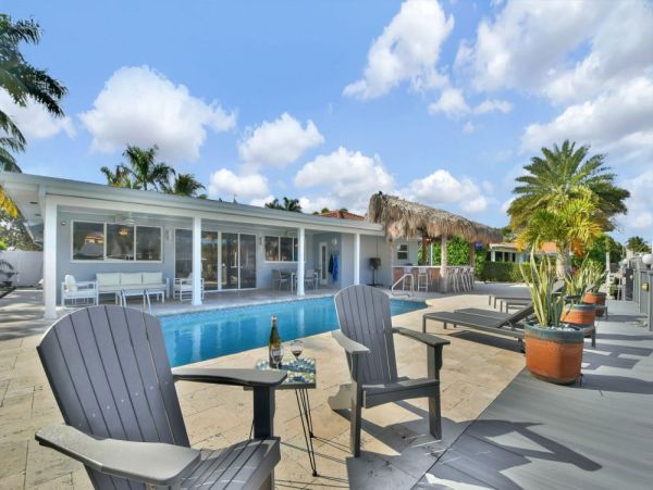 Charming 3-Bedroom Delray Beach Villa with Private Pool and Concierge Services