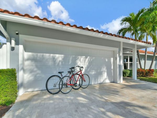 Charming 3-Bedroom Delray Beach Villa with Private Pool and Concierge Services