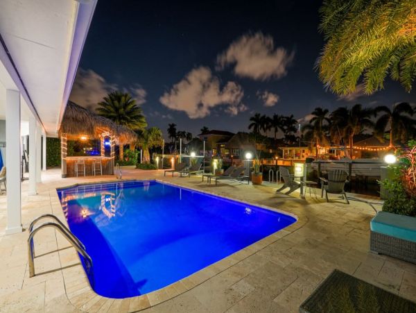 Charming 3-Bedroom Delray Beach Villa with Private Pool and Concierge Services