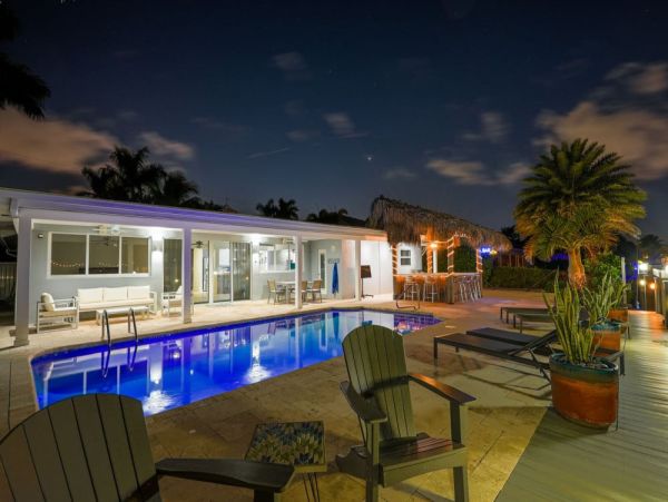 Charming 3-Bedroom Delray Beach Villa with Private Pool and Concierge Services
