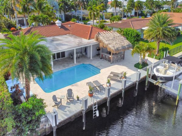 Charming 3-Bedroom Delray Beach Villa with Private Pool and Concierge Services